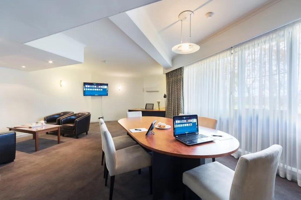 Diplomat Hotel Canberra